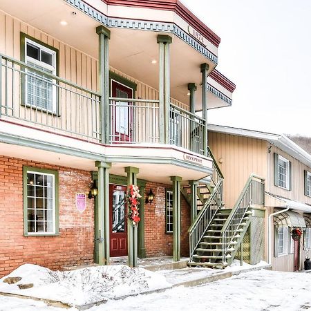 Auberge La Porte Rouge Mont-Tremblant Exterior photo
