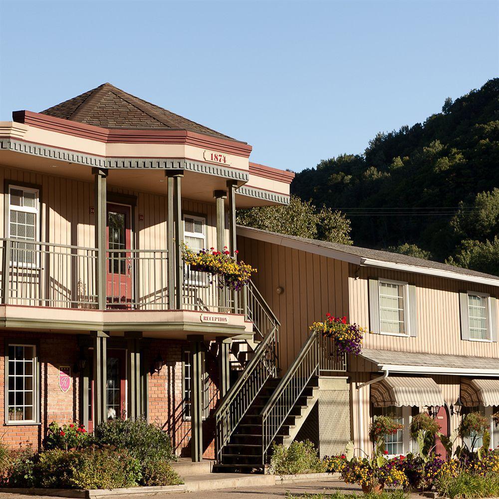 Auberge La Porte Rouge Mont-Tremblant Exterior photo