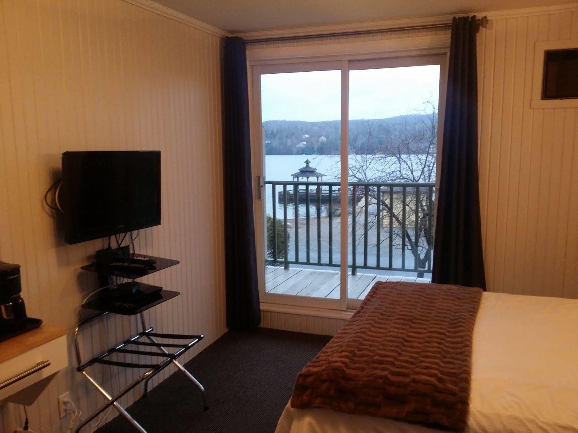 Auberge La Porte Rouge Mont-Tremblant Exterior photo