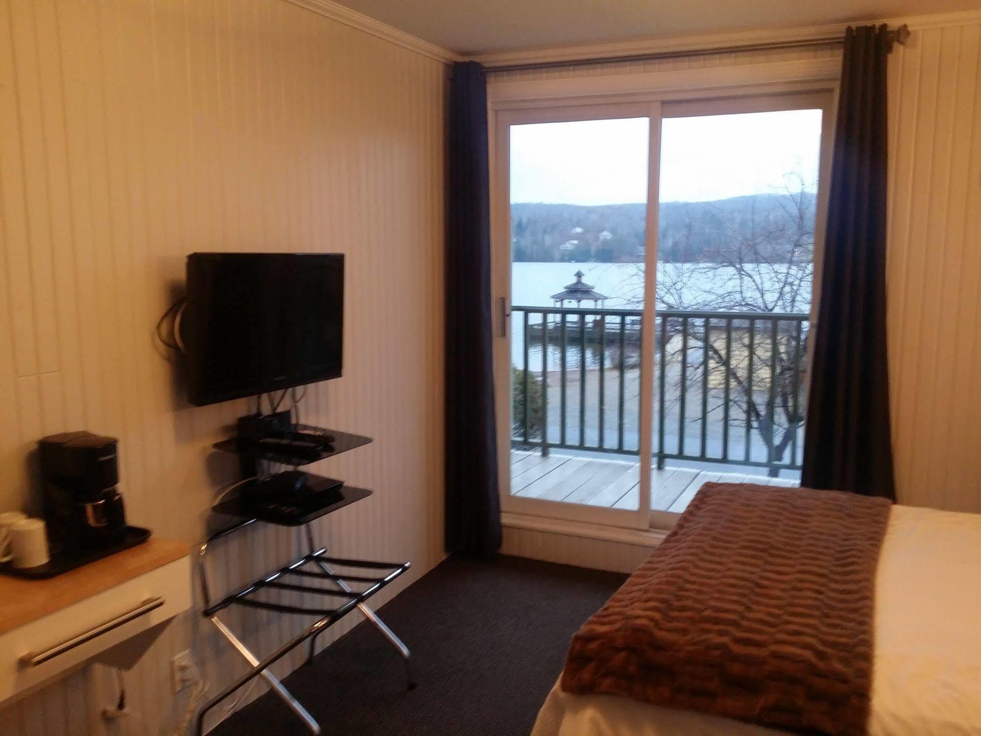 Auberge La Porte Rouge Mont-Tremblant Exterior photo