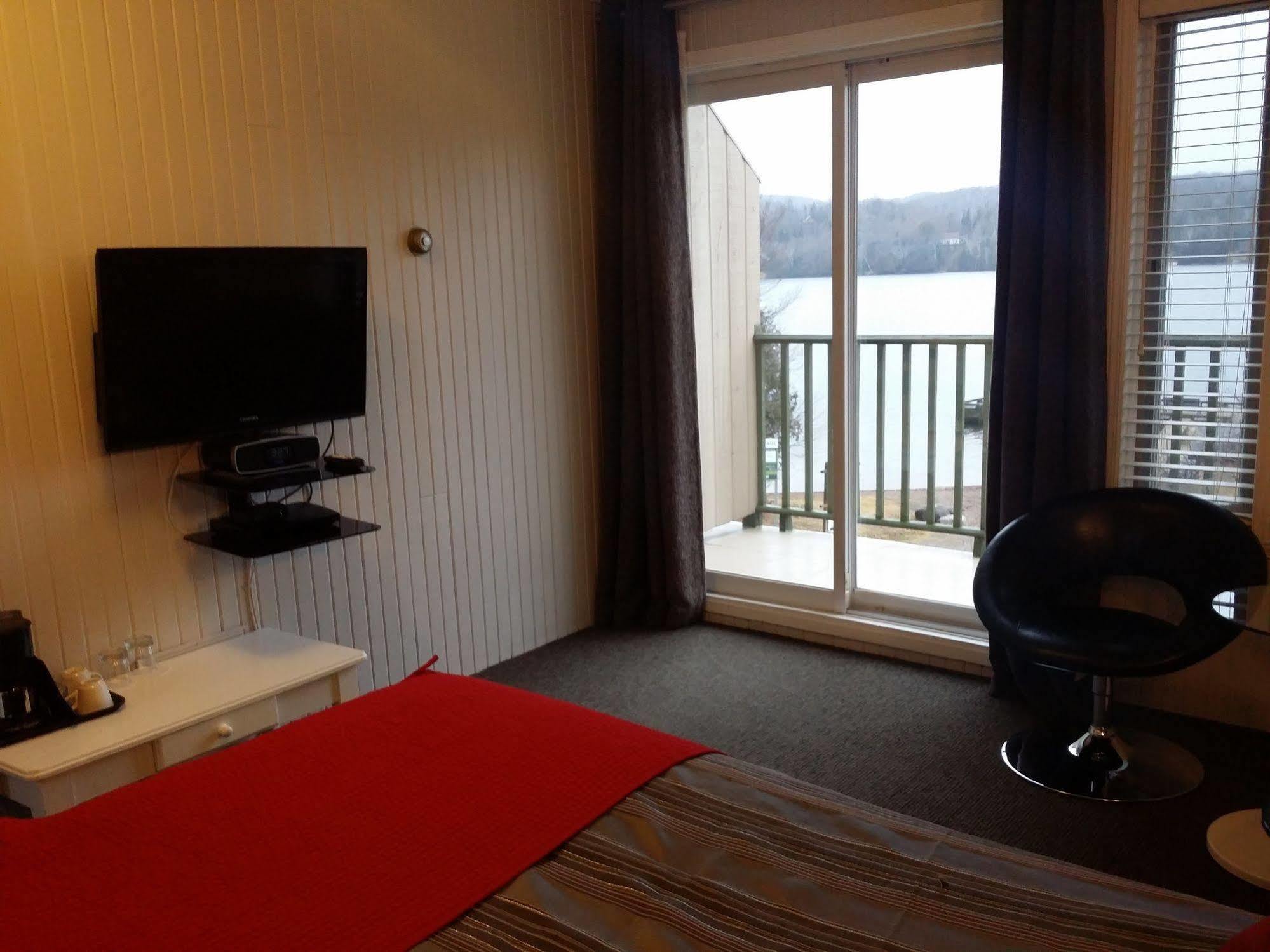 Auberge La Porte Rouge Mont-Tremblant Exterior photo